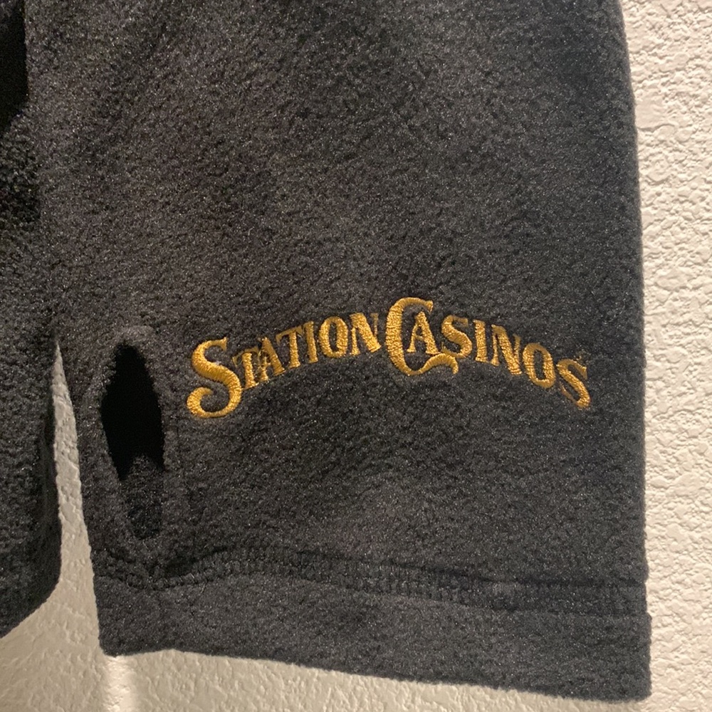 Station Casinos Vegas Golden Knights Sweatshirt - Picture 5 of 6